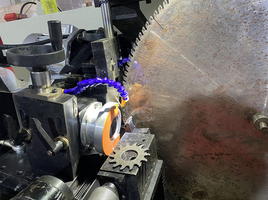 LDX-028A Tamamen Kapalı CNC Servo Dairesel Görme Bıçağı Başlığı Yan Çift Düzeltme Makinesi