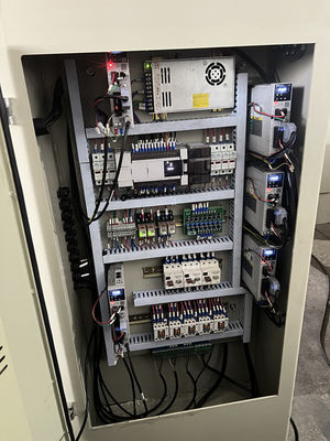 LDX-026A Tamamen Kapalı CNC Dairesel Çakmak Bıçağı Ön Ve Arka Köşeli Döşeme Makinesi