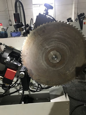 LDX-020B CNC Dairesel Çakma Bıçağı Hırlama Makinesi Otomatik Swing Angle Hırlama Merdiven Dişleri