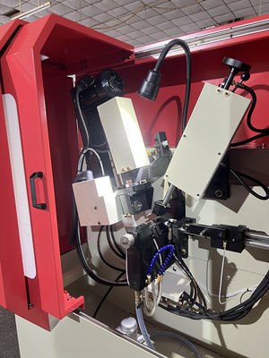 LDX-020B Tam CNC Servo Besleme Çakmak Blade Ön Ve Arka Köşeli Döşeme Makinesi