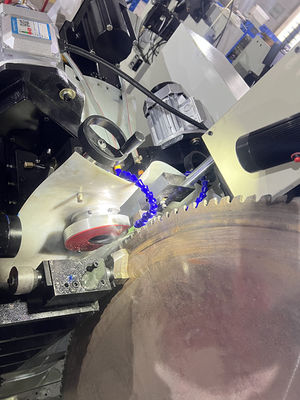 LDX-028A Üç Eksenli / Beş Eksenli CNC Dairesel Testere Bıçağı Çifte Hızlı Hızlı Hızlı Hızlı Hızlı Hızlı